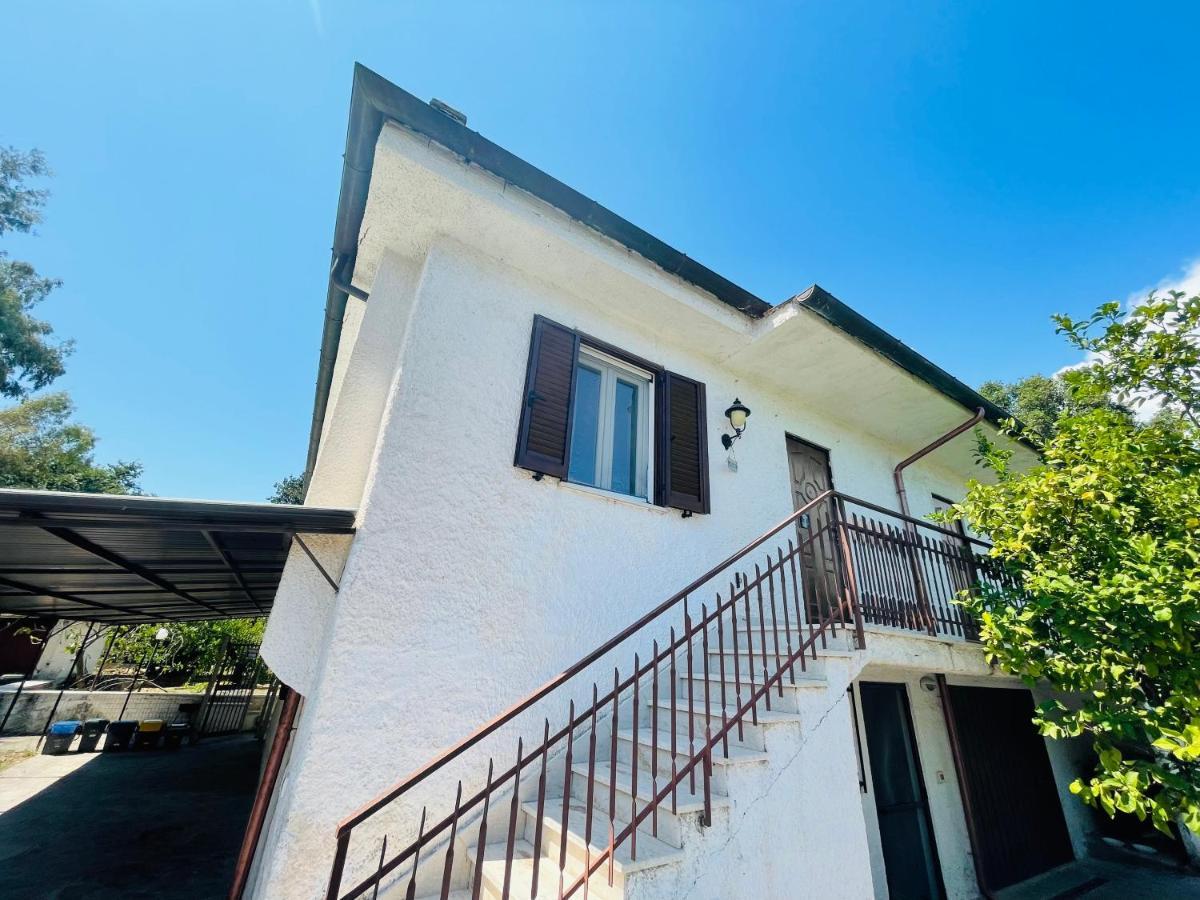 Apartamento La Casa Di Nonna Attilia Fondi Exterior foto